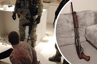 В Покровке СОБР со снайперами задержал вооруженного охотничьим ружьем красноярца