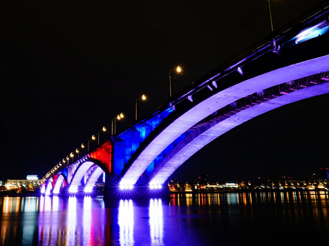 Коммунальному мосту Красноярска исполнился 61 год. Фото: vk.com/krasnoyarskrf,