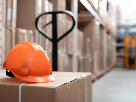 В Красноярске кладовщик украл у работодателя инвентарь на 270 тысяч и потратил деньги на ставки. Фото: ru.freepik.com