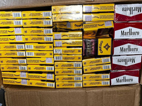 22 тысячи пачек нелегальных сигарет изъяли правоохранители из магазина в Ачинске. Фото: Прокуратура Красноярского края