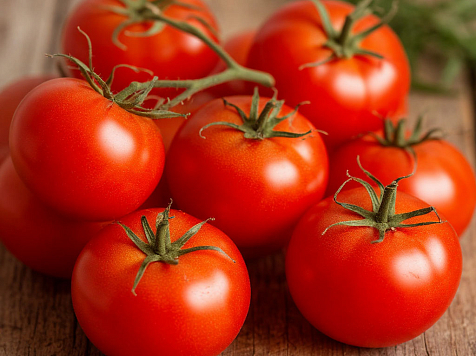 Кому нельзя есть помидоры: Роспотребнадзор рассказал всю правду о любимом сибирском лакомстве. Фото: Shedevrum