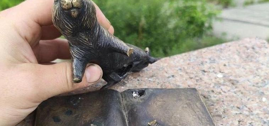 Вандалы сломали красноярского суслика Афоню в Юдинском сквере