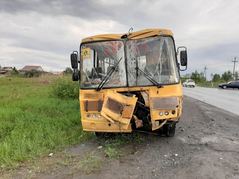 В Красноярском крае школьный автобус попал в ДТП. Фото: ГИБДД