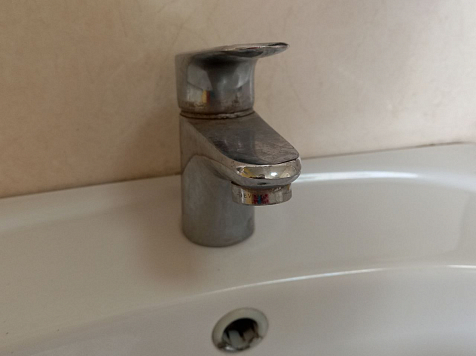 Десятки домов в Красноярске и пригороде останутся без холодной воды на два дня: рассказываем, кого коснется отключение