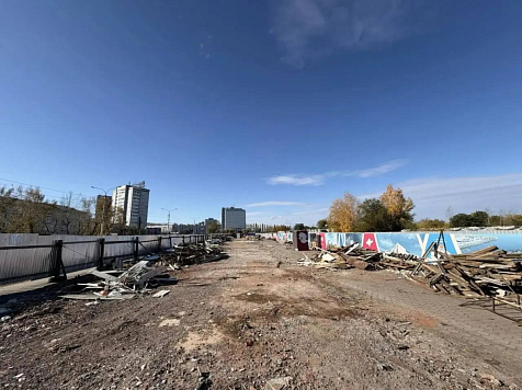 Стало известно, когда уберут заборы с Предмостной площади Красноярска. Фото: Сергей Верещагин