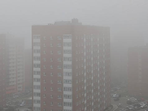 Красноярск накрыло зловонным туманом. Фото: 1- подписчик «Наш мкр. Солнечный», 2 — сервис Nebo.life, 3-6 — редакция «7 канал Красноярск»