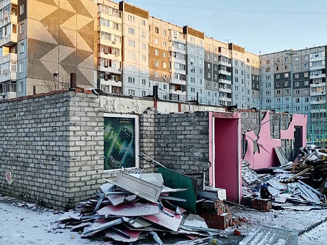 В Красноярске павильон сносят за незаконную торговлю алкоголем. Фото: vk.com/sov_krsk