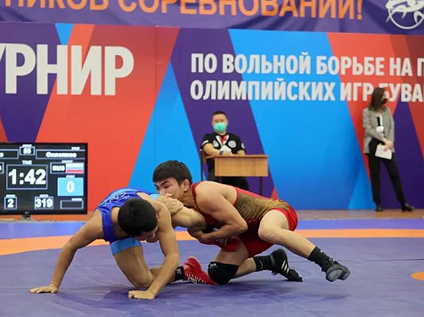 На турнире по борьбе красноярцы взяли шесть медалей. Фото: admkrsk.ru