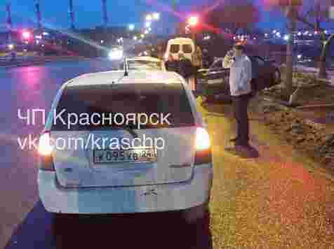 В ДТП на скользком Шинном мосту попали 9 автомобилей (фото)