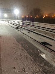 В Красноярске мужчина попал под поезд недалеко от «Шинного завода»