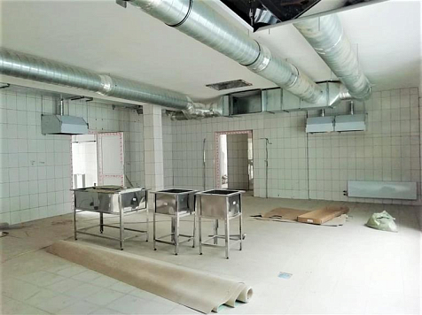 В красноярской школе №144 капремонт пищеблока за 13 млн рублей планируют завершить 10 августа. Фото: мэрия Красноярска