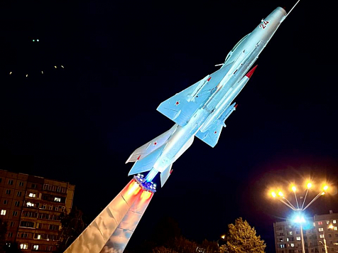 В Красноярске закончились работы по улучшению памятника-самолета МиГ-21Ф. Фото: Дмитрий Дмитриев