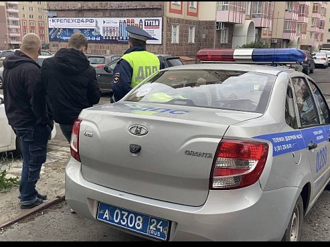 Пьяный подросток на машине столкнулся в Красноярске с мусоровозом. Фото: 24.мвд.рф