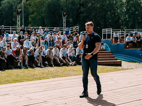 Олимпийский чемпион Дмитрий Труненков посетил спортивную смену форума ТИМ «Бирюса». Фото: ТИМ «Бирюса»