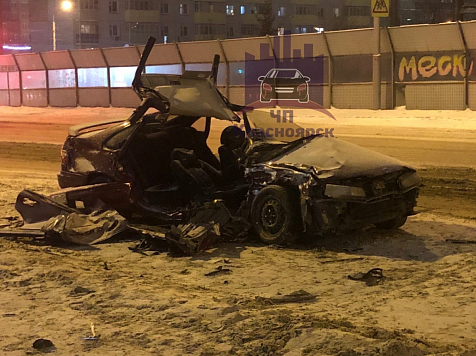 В ГИБДД прокомментировали ДТП на улице Мужества Красноярска. Фото, видео: ЧП Красноярск, vk.com/kraschp