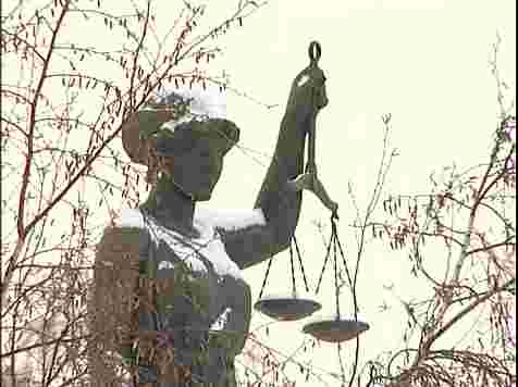 Невнимательный водитель раздавил велосипед ребенка и лишился прав