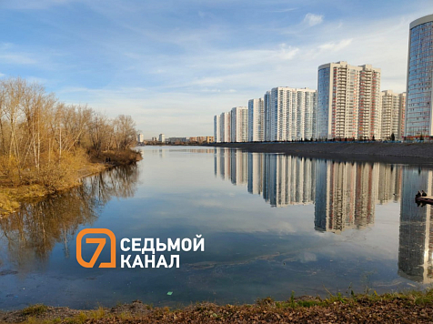 Абаканская протока в Красноярске не избавилась от масляного пятна за неделю