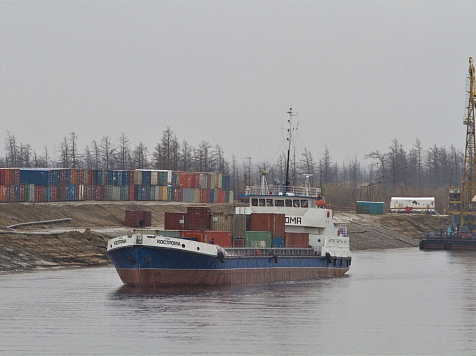 30 тыс. тонн угля впервые отправят в Китай по Енисею и Северному морскому пути . Фото: e-river.ru