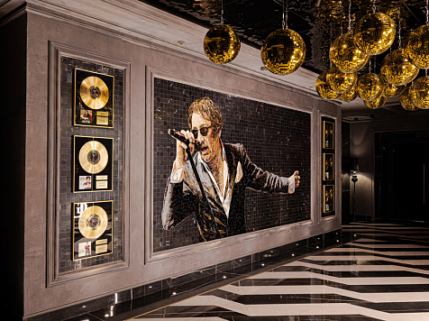 «Водичка за 400 и картошка за 650»: красноярец опешил от цен в караоке баре от Лепса. Фото: krsk. leps-bar. ru; 2GIS