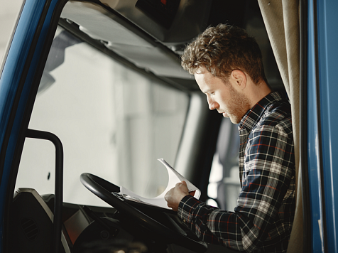 Ачинец слетел в кювет на угнанном грузовике по пути к друзьям. Фото: Freepik