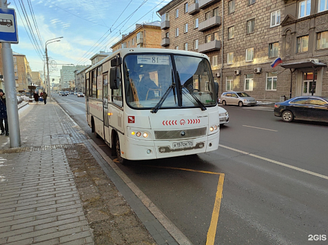 Красноярский автобусный маршрут №81 изменили и запустили через частный сектор. Фото: Дептранс Красноярска; Vasiliy Shabanov/2gis