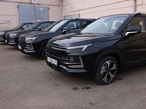 Экс-мэр Красноярска Сергей Еремин протестировал «Москвич 3» и рассказал о его плюсах и минусах. Фото: Правительство Красноярского края