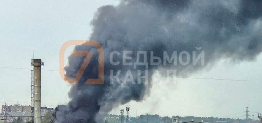 Склад горит на улице Калинина в Красноярске