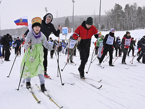 В гонке «Лыжня России» приняли участие больше тысячи красноярцев. Фото: Минспорта края