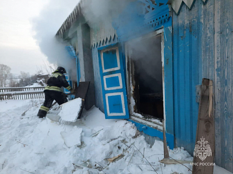 В Тасеево произошел пожар в балке для рабочих. Фото: ГУ МЧС по Красноярскому краю 