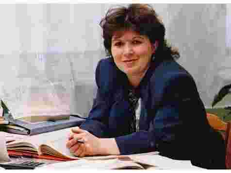 Лучшая учительница по химии работает в Солнечном. Установила рекорд по стобалльникам