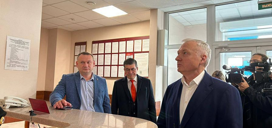 Обвинение запросило реальный срок и миллионный штраф для Лапшина и Мандрова по делу о красноярском метро