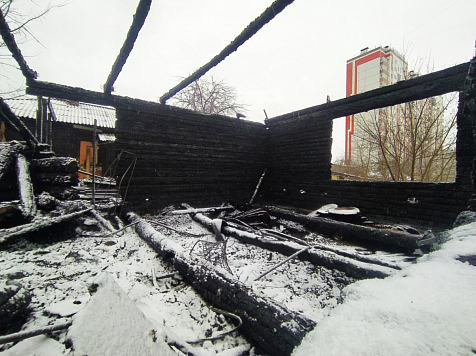 В Красноярске сгорело несколько частных домов. Фото: «7 канал Красноярск». Видео: ЧП Красноярск, Сергей Корнеев