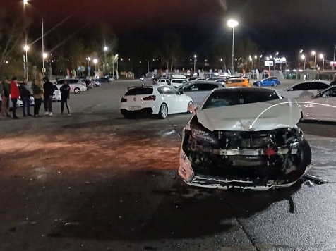 Дрифт-шоу в Красноярске закончилось незапланированным столкновением. Фото: 24 ГОСАВТОИНСПЕКЦИЯ | Видео: ЧП Красноярск