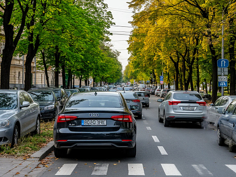 Бросать машину на обочине теперь смогут только слишком обеспеченные красноярцы. Фото: Shedevrum