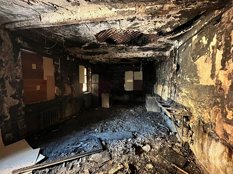 19 человек эвакуированы из пожара в общежитии на ул. Ленина в Железногорске. Фото: МЧС России