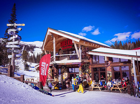 Бар Grelka в Шерегеше временно закрылся после обнаружения инфекции у сотрудников и гостей. Фото: Шерегеш / официальный сайт