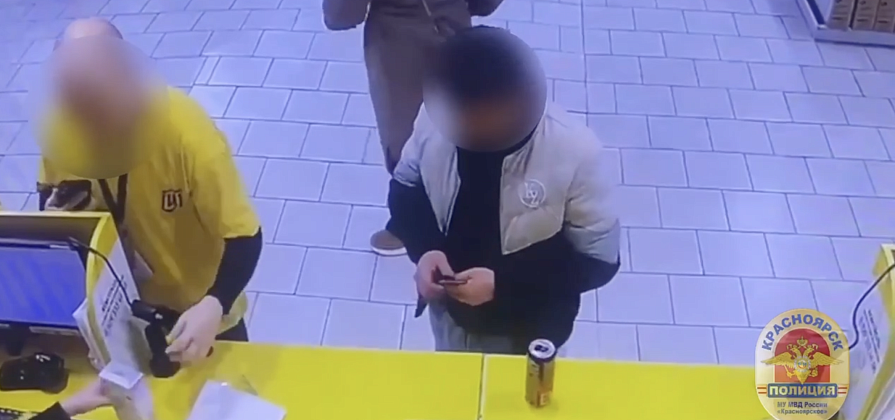 В Красноярске таксист купил подарок девушке на украденные у пассажира деньги