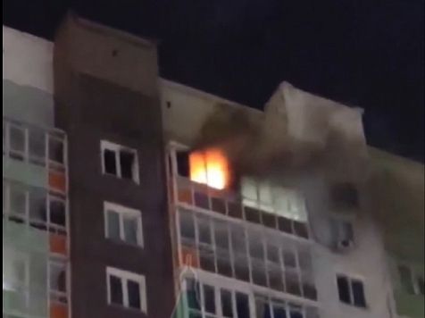 На улице Мартынова в Красноярске загорелась квартира. Фото и видео: pokrovka_life124