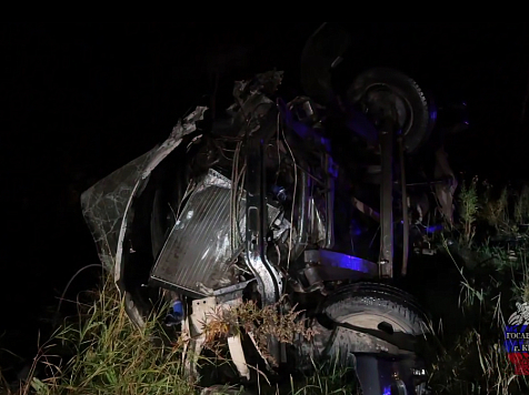 В жесткой аварии с «Газелью» погиб водитель на трассе под Красноярском. Фото: краевая ГАИ