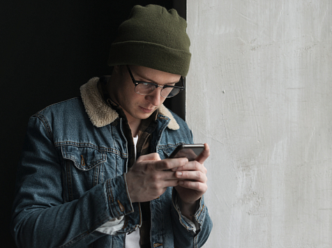 Красноярец выманил 40 тысяч рублей у интернет-подруги на «операцию». Фото: краевая прокуратура/freepik