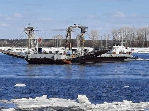 Лодка с двумя мужчинами перевернулась в Красноярском крае . Фото: краевая служба спасения