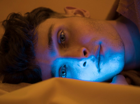 Исследование показало, что треть красноярцев видит работу во снах. Фото: Freepik | Скриншот: SuperJob