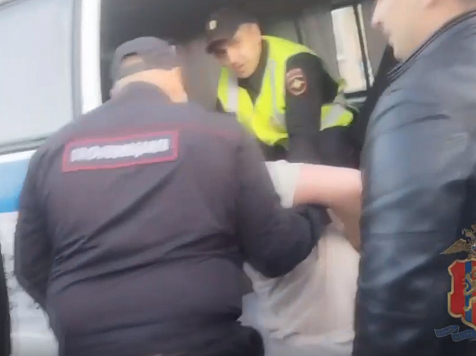 Трое норильчан напали на инспектора ДПС после погони . Фото: МВД 24