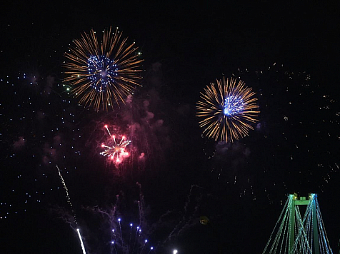 Где и когда в Красноярске смотреть первомайский салют. Фото: архив за 2023 год, автор: Дмитрий Бондарев