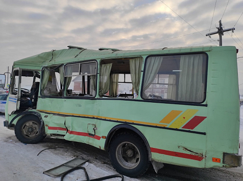 В Красноярском крае 9 пассажиров пострадали в аварии с автобусами. Фото: ГУ МВД России по Красноярскому краю