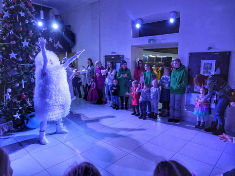 Жители Красноярска раскупили все билеты на новогодние спектакли в театре кукол. Фото: t.me/teatrkukol_24