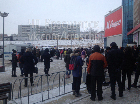 Вторая волна минирований вокзалов и торговых центров началась в Красноярске. Фото: «ЧП Красноярск» с vk.com