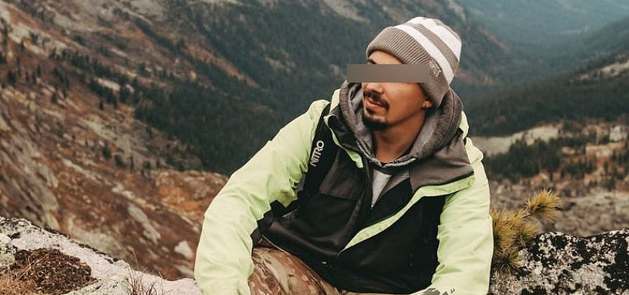 Сноубордист пропал в горах Красноярского края