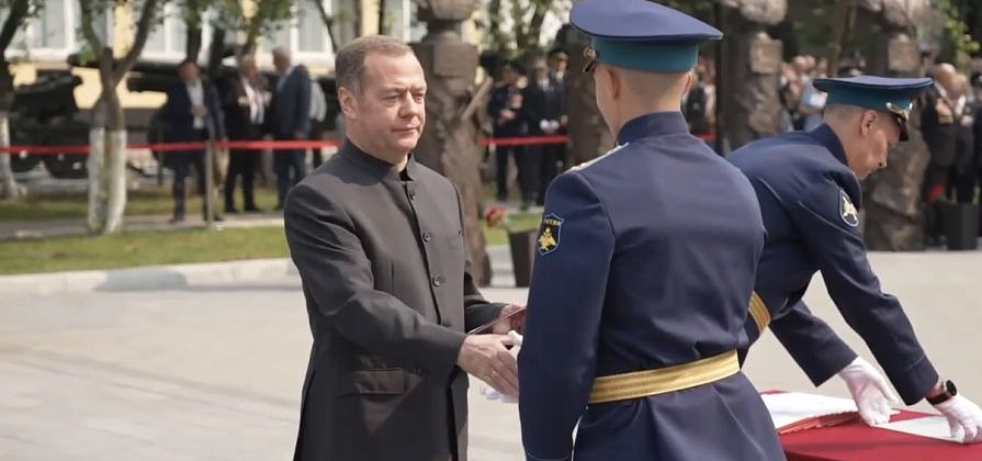 Красноярск и пригородные трассы парализовало пробками из-за визита Медведева