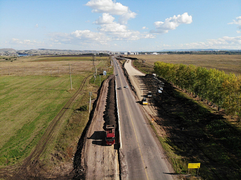 На трассе Красноярск – Элита изменилась схема движения. Фото: КРУДОР